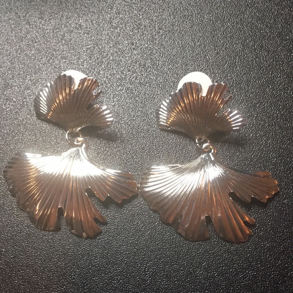 Silver Tone or Gold Tone Earrings - Picture 4 of 5